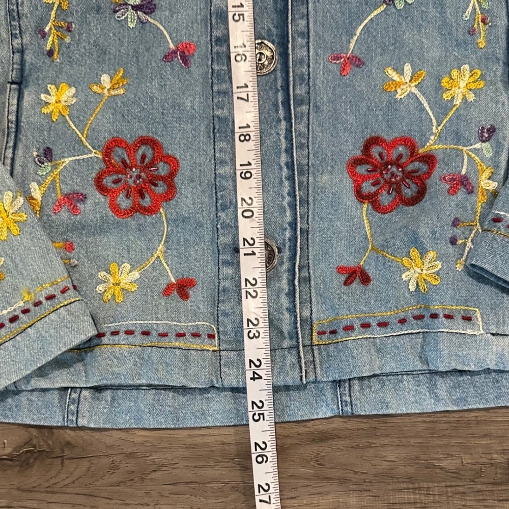 Vintage Bernardo Denim Jacket Womens Medium Blue Floral Embroidered Button Up - Picture 5 of 10